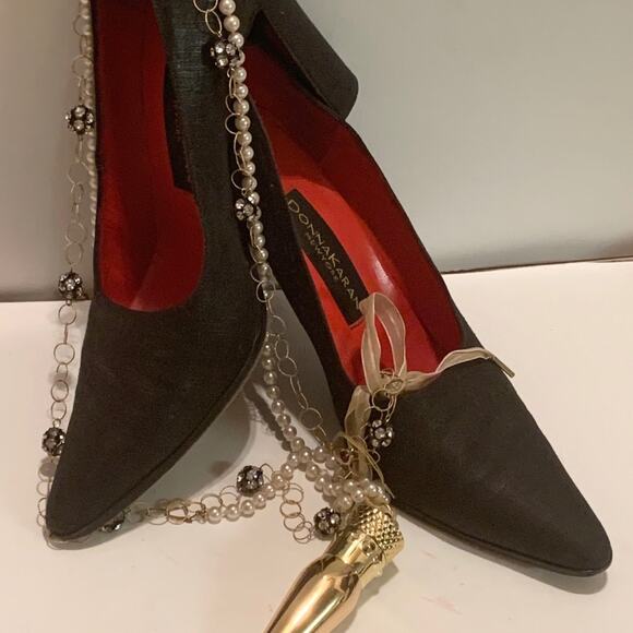 🪀DONNA KARAN NEW YORK BLACK LINEN 3 3/4” VAMP HEELS - Picture 4 of 10